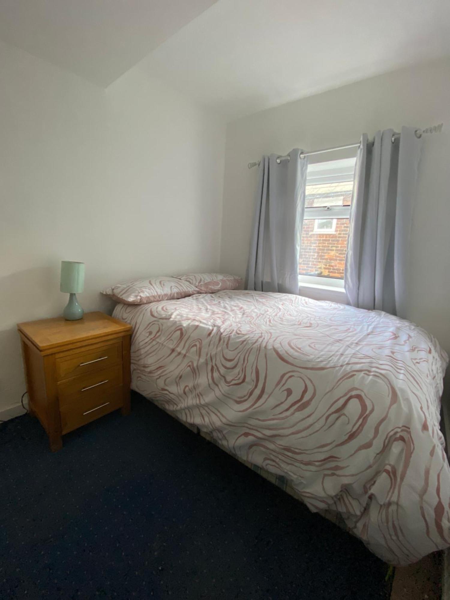 Freedom Hostel Radcliffe Екстер'єр фото